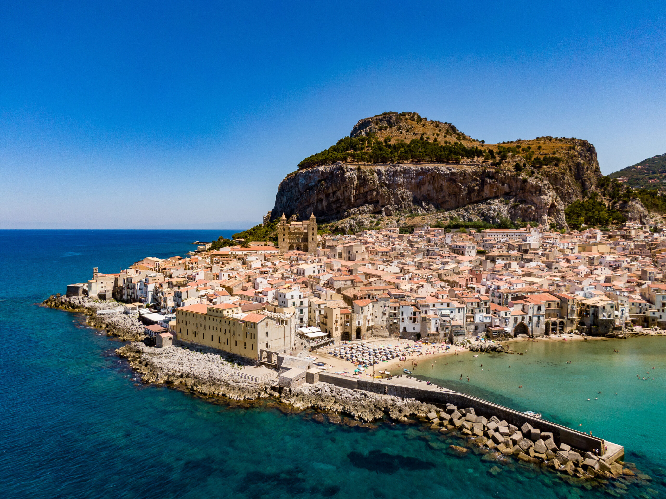 Scopri una Cefalù autentica.